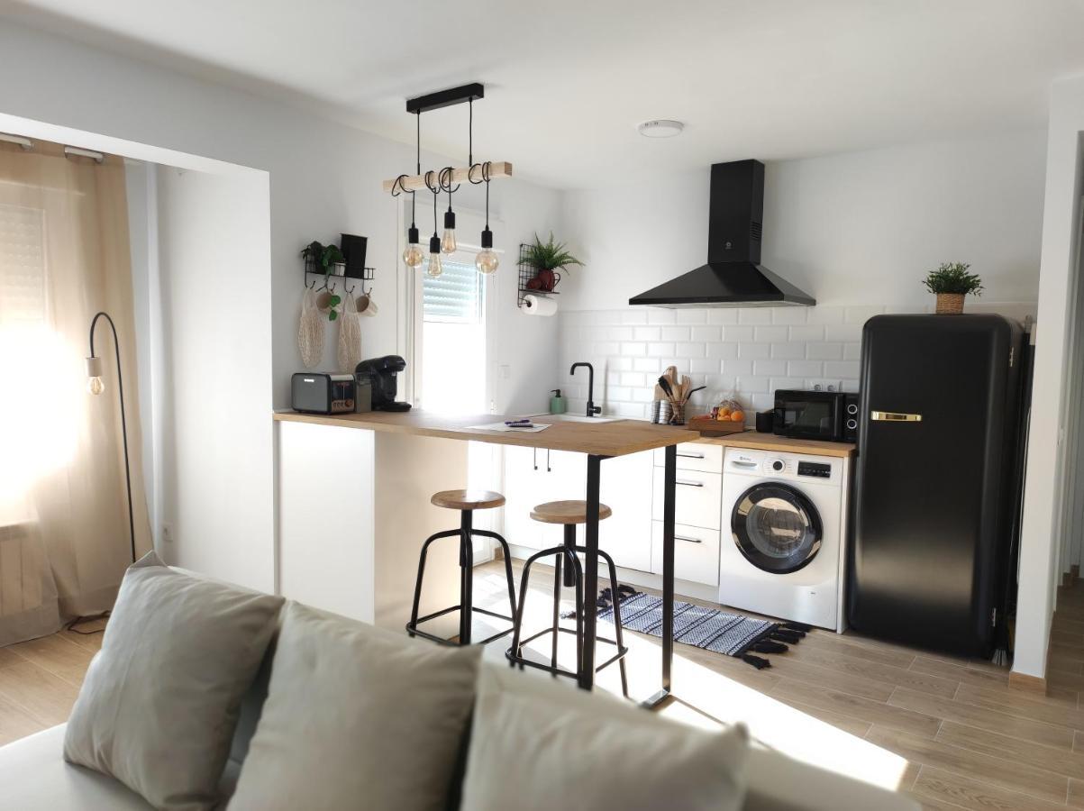 Apartamentos La Casa Del Maestro Алама-де-Арагон Екстер'єр фото